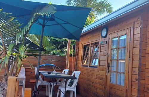 Etang Sale Les Bains Ski Chalet | Homerez - Chalet in L'Étang-Salé