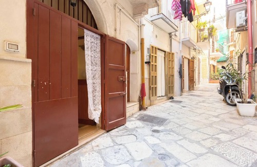 Old Town Apartment | Homerez - Charming Apartment in Bari's City Centre - 50 m² - Parking