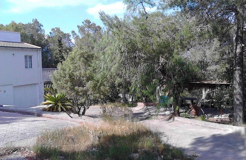 Turis Ski Chalet | Homerez - Charming Chalet in Valencia with Year-Round Pool