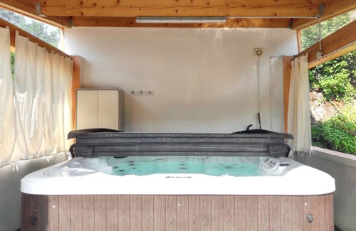 Montauroux House | Homerez - Charming House in Montauroux with Jacuzzi and View