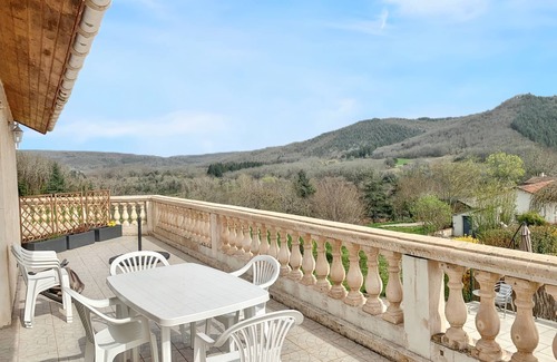 Saint-Gery House | Homerez - Charming house in Saint-Géry with shared pool