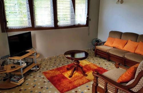 Le Lorrain House | Homerez - Charming House in Le Lorrain with Garden