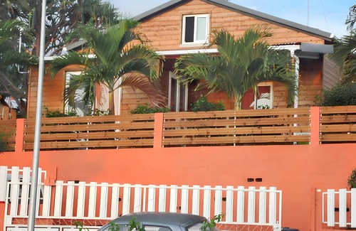 Plateau-Caillou House | Homerez - Charming House in Saint Paul with Sea and Mountain Views
