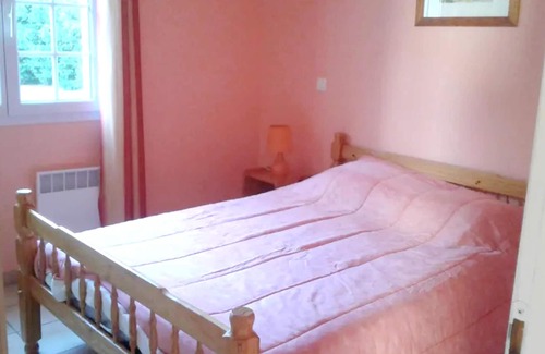 Begadan House | Homerez - Charming House in Bégadan with Shared Pool