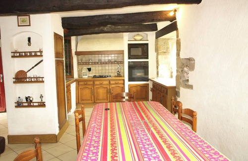 Sibiril House | Homerez - Charming House in Sibiril with Large Garden