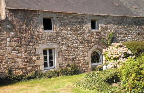 Sibiril House | Homerez - Charming House in Sibiril with Large Garden