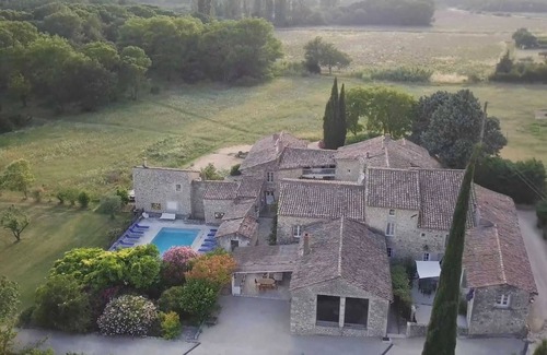 Valaurie House | Homerez - Charming House with Garden and Pool in Valaurie