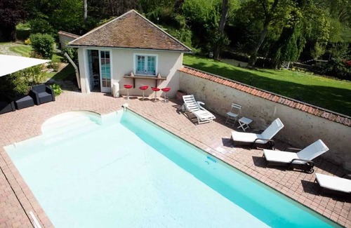 Houx House | Homerez - Charming house in Houx with private pool