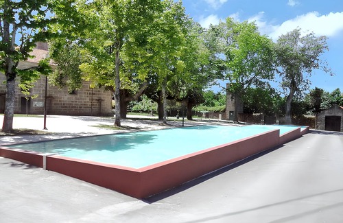 Vila Nova de Famalicao House | Homerez - Charming House in Requião with Shared Pool