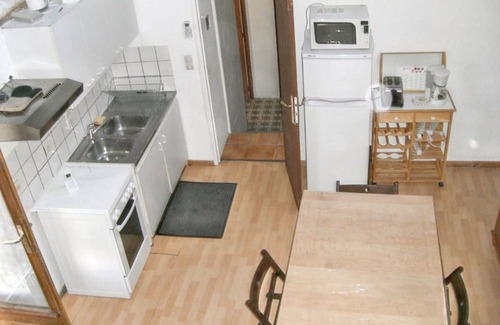 Noves House | Homerez - Charming House with Terrace and Garden in Noves