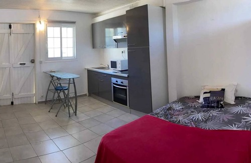 Perinet House | Homerez - Charming Studio in Le Gosier – 26 m² with Air Conditioning