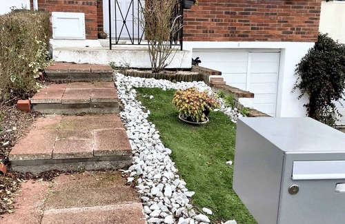 Les Templiers Villa | Homerez - Charming Villa in Élancourt with Private Garden