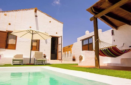 Antigua Villa | Homerez - Charming Villa in Antigua with private pool