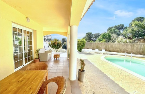 Vidreres Villa | Homerez - Charming Villa in Vidreres with Private Pool
