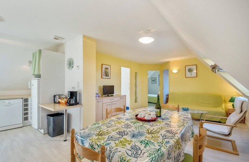 Arzon Apartment | Homerez - Comfortable apartment with terrace in Arzon - 60 m²