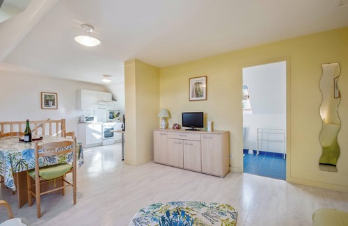 Arzon Apartment | Homerez - Comfortable apartment with terrace in Arzon - 60 m²