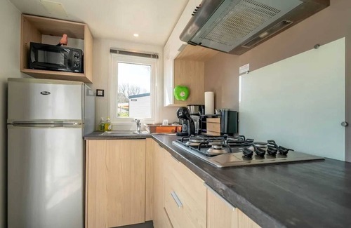 Narbonne-Plage House | Homerez - Comfortable Bungalow in Narbonne with Terrace & Parking