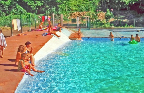 Escaro House | Homerez - Comfortable Bungalow in Escaro with Shared Pool