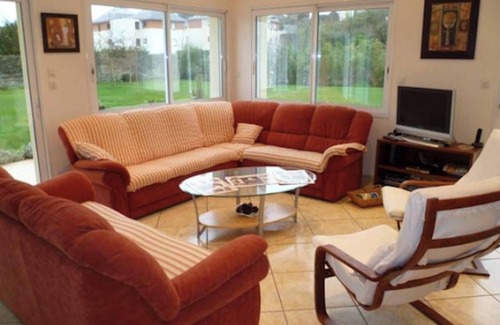 Saint-Nic Villa | Homerez - Comfortable villa in Saint-Nic with private pool