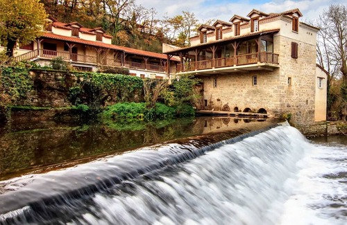 Milhars Villa | Homerez - Comfortable villa in Milhars with private pool