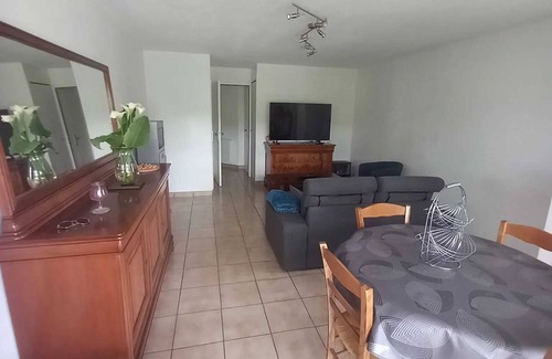 Sarzeau Apartment | Homerez - Cozy Apartment in Sarzeau