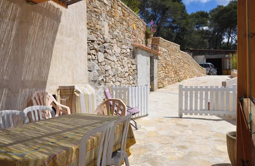 La Ciotat House | Homerez - Cozy house with shared pool in La Ciotat - 70 m²