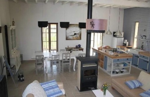 Leobard Villa | Homerez - Elegant Villa in Léobard, Private Pool