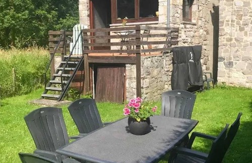 Thon-Samson House | Homerez - Family home in Thon