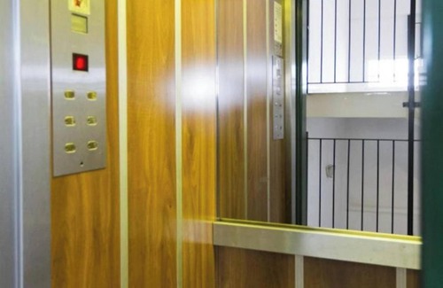 Valencia City Centre Apartment | Homerez - Flat in Valencia - parking