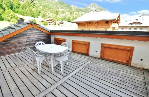 La Chapelle-d'Abondance Apartment | Homerez - Apt La Chapelle mtn view.