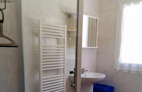 Marcillac-Saint-Quentin House | Homerez - Beautiful house for 6 ppl. with terrace at Marcillac-Saint-Quentin