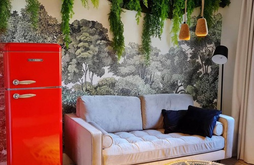 Saint-Cyr-au-Mont-d'Or Apartment | Homerez - Amazing appartement for 2 ppl. at Saint-Cyr-au-Mont-d'Or