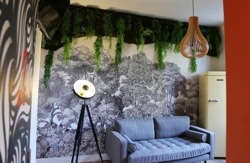 Saint-Cyr-au-Mont-d'Or Apartment | Homerez - Amazing appartement for 2 ppl. with garden at Saint-Cyr-au-Mont-d'Or