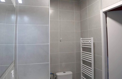 Saint-Cyr-au-Mont-d'Or Apartment | Homerez - Amazing appartement for 2 ppl. at Saint-Cyr-au-Mont-d'Or