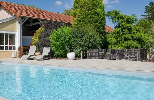 Saint-Hilaire-le-Petit House | Homerez - House Saint-Hilaire-le-Petit