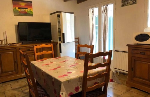 Saint-Jacques-des-Blats House | Homerez - House in Saint-Jacques-des-Blats