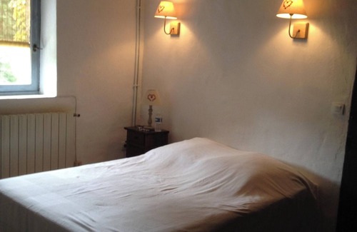 Saint-Julien-de-la-Nef House | Homerez - House in Saint-Julien-de-la-Nef