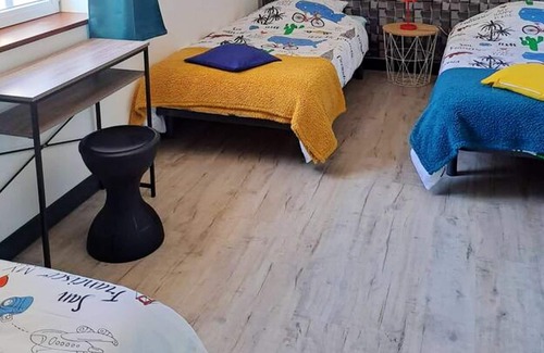 Saint-Pierre-de-Clairac House | Homerez - House for 7 ppl. with swimming-pool at Saint-Pierre-de-Clairac