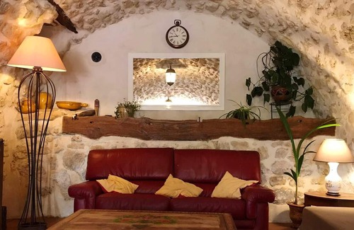 Baudinard-sur-Verdon House | Homerez - House for 6 ppl. with shared pool and terrace at Baudinard-sur-Verdon