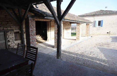 Castelnau-Montratier-Sainte-Alauzie House | Homerez - House in Castelnau-Montratier.