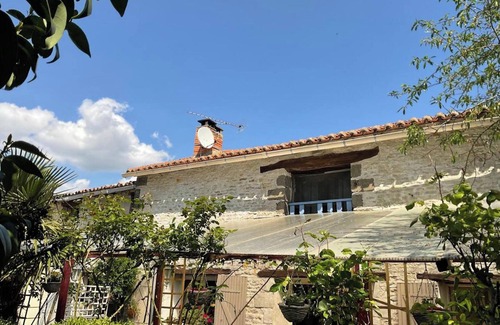 Saint-Jean-de-Sauves House | Homerez - House Saint-Jean-de-Sauves