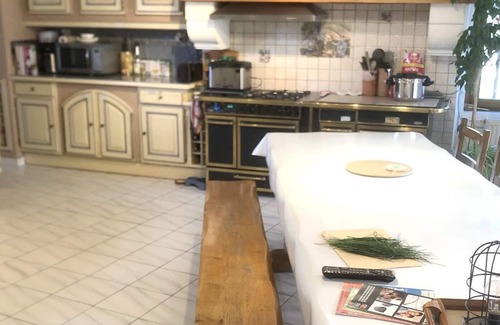 Bergeres-les-Vertus House | Homerez - House for 6 ppl. with garden and terrace at Bergères-lès-Vertus