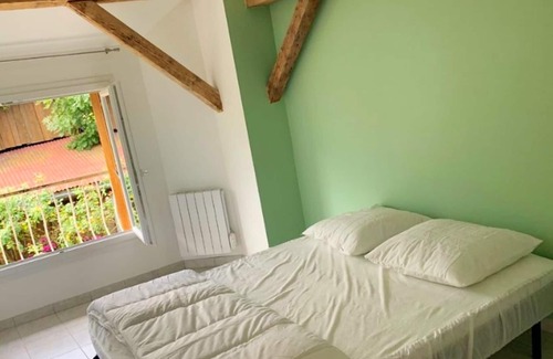 Vaulnaveys-le-Haut House | Homerez - House for 4 ppl. with garden and terrace at Vaulnaveys-le-Haut