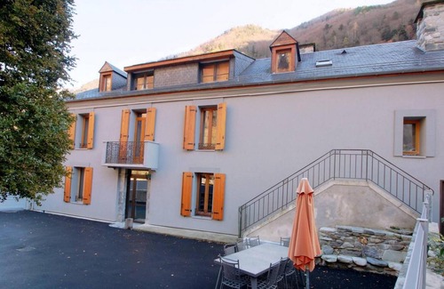 Cauterets House | Homerez - House 2 km away from the slopes for 10 ppl. with garden at Cauterets
