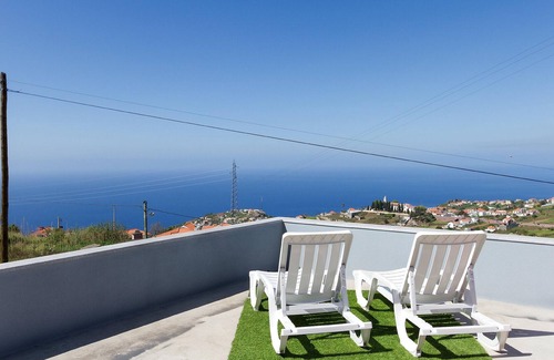 Canhas House | Homerez - House 5 km away from the beach for 4 ppl. with terrace at Ponta do Sol