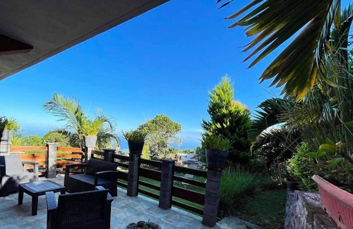 Trois-Bassins House | Homerez - House 7 km away from the beach for 3 ppl. with garden at Trois Bassins