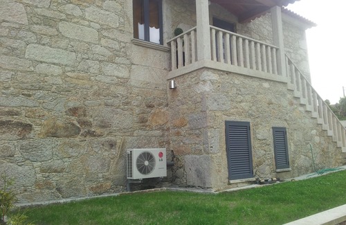 Cardielos House | Homerez - House Alvarães w/Pool