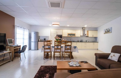 Leiria House | Homerez - House Boa Vista with pool