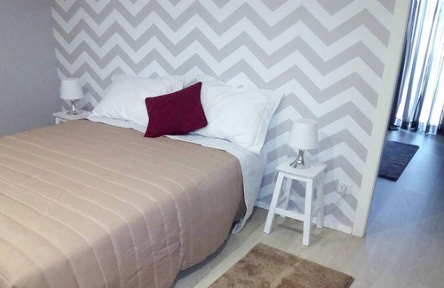 Vila Nova de Famalicao House | Homerez - House for 4 ppl. with shared pool, garden and balcony at Requião