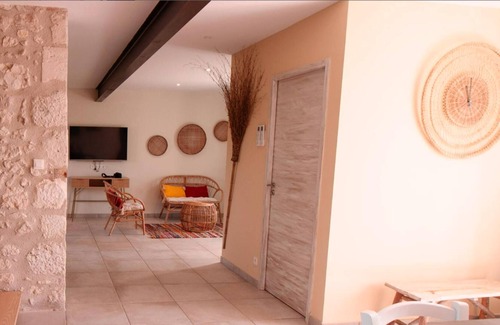 Eymet House | Homerez - House for 6 ppl. with shared pool, garden and terrace at Eymet